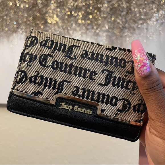 Juicy Couture Accessories - JUICY COUTURE “Oops a daisy fold over card case”